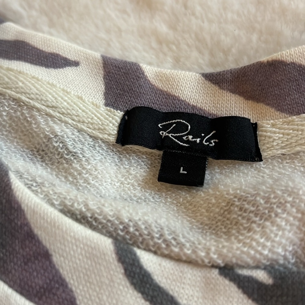 Guc Rails Sweatshirt Size Large - image 3
